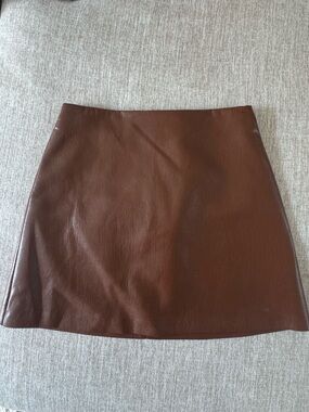 Wilfred Aritzia Brown Faux Leather Mini Skirt size 4